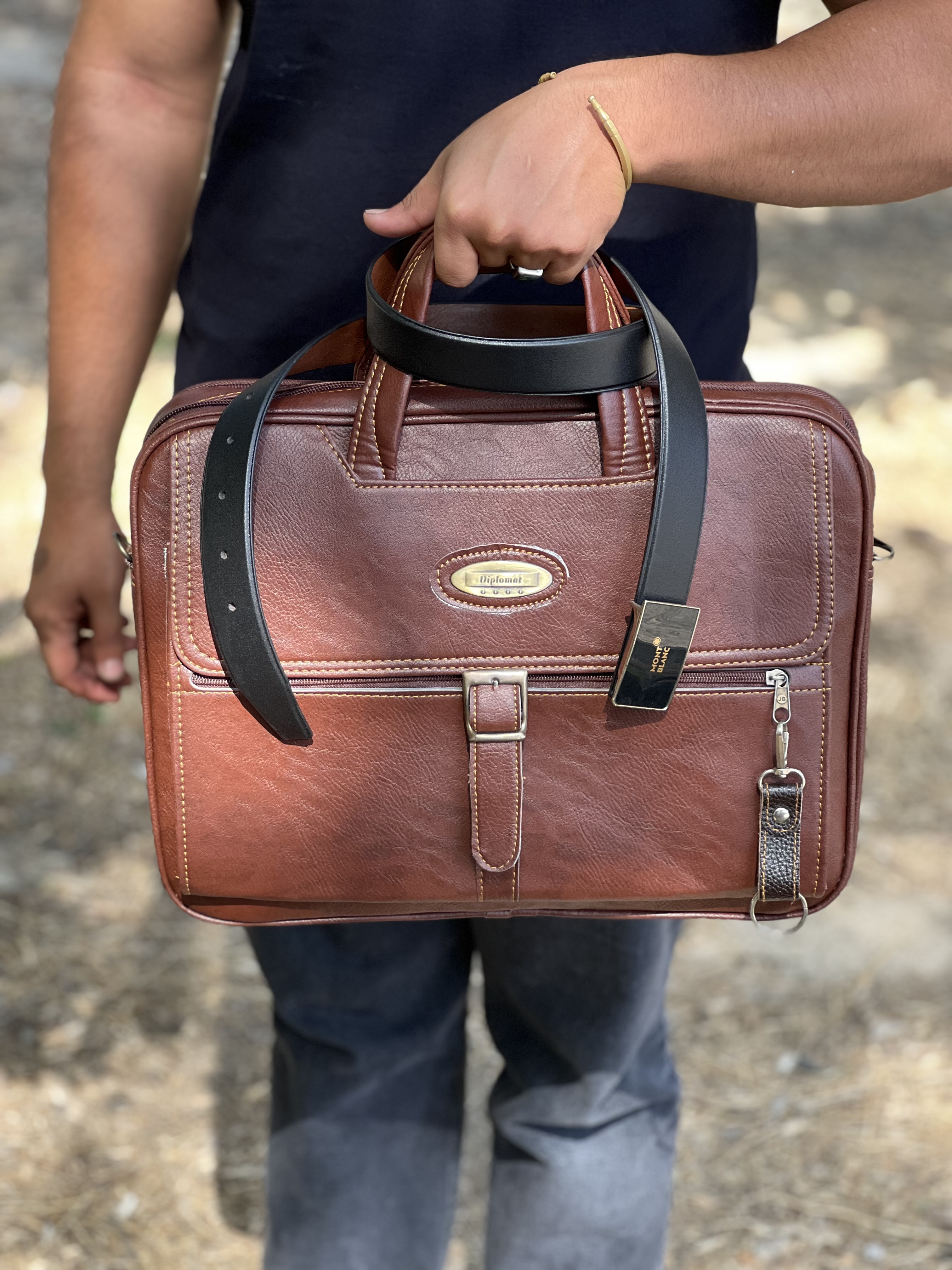 کیف اداری به همراه هدیه کمربند جاکلیدی